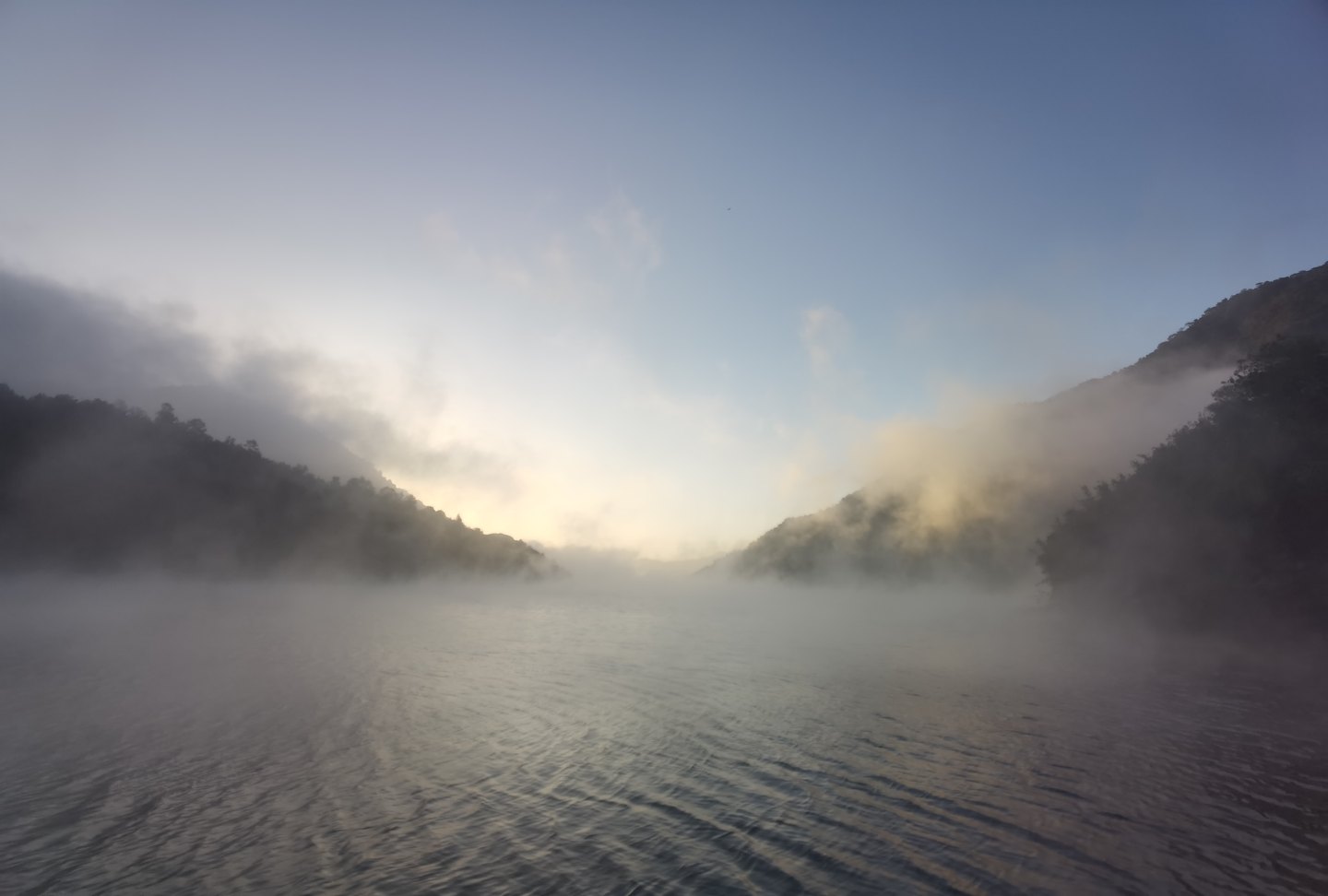 鼎湖山九龙湖清晨真实场景